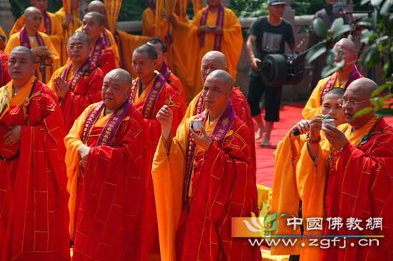 「南海禅寺」河南驻马店南海禅寺开山宗长明乘长老舍利塔落成暨舍利入塔法会圆满举行