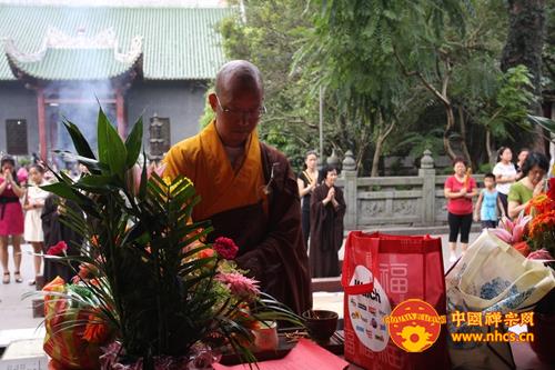 「放生功德」佛欢喜日广东韶关南华禅寺举行放生法会