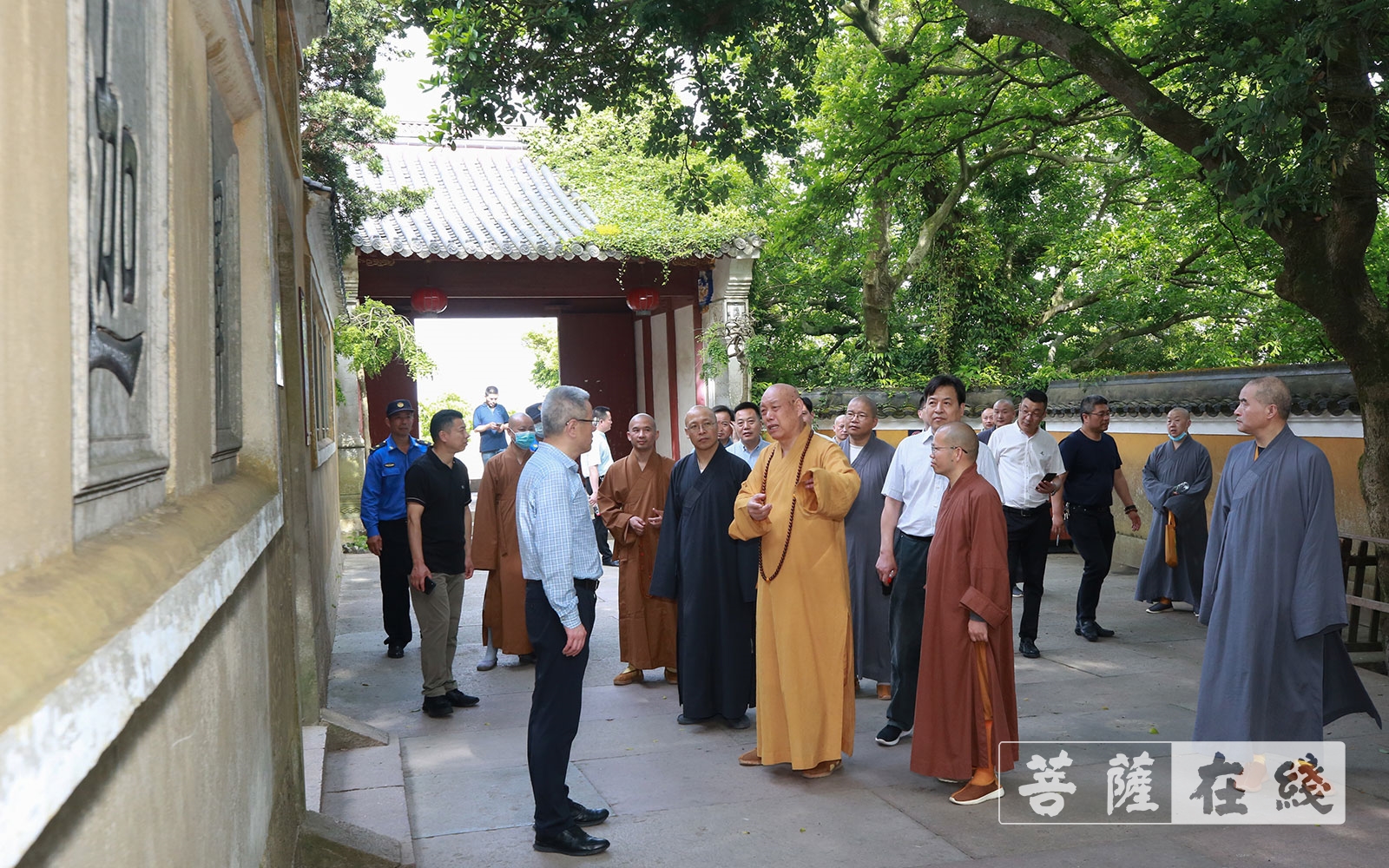 「佛教」道慈大和尚一行检查洛迦山朝山香道建设工作 「佛教」道慈大和尚一行检查洛迦山朝山香道建设工作