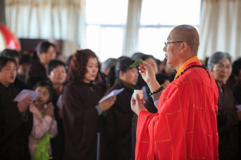 「观音」山东三源寺举行观音圣诞供灯祈福法会