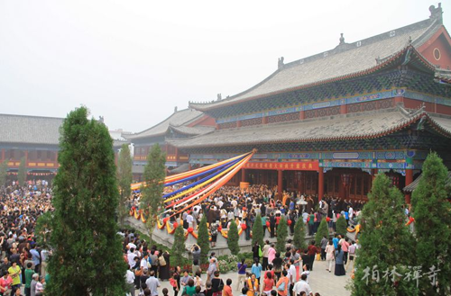 「佛教」河北邢台大开元寺明憨大和尚升座 传印长老送座