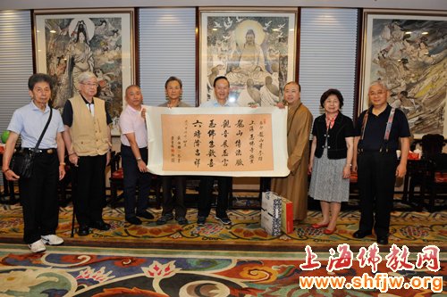 「佛教」台北艋舺龙山寺信众参访上海玉佛禅寺