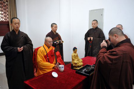 「佛教」中佛协教务部主任宏度法师应邀于浙江普陀山宝陀讲寺作佛学讲座