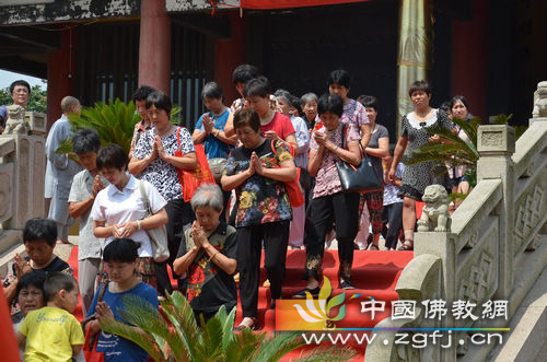 「佛教」江苏张家港东渡寺钟鼓楼上梁圆顶法会圆满