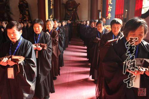 「灵隐寺」浙江灵隐寺三坛大戒法会第廿五天:讲比丘戒、和尚开示、菩萨居士习穿海青、搭衣 「灵隐寺」浙江灵隐寺三坛大戒法会第廿五天:讲比丘戒、和尚开示、菩萨居士习穿海青、搭衣