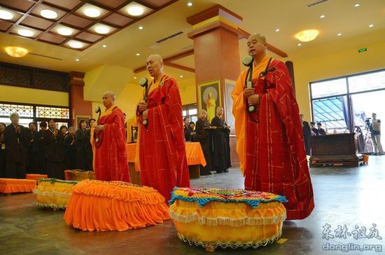 「佛教」东林寺举行为期四天的居士菩萨戒法会