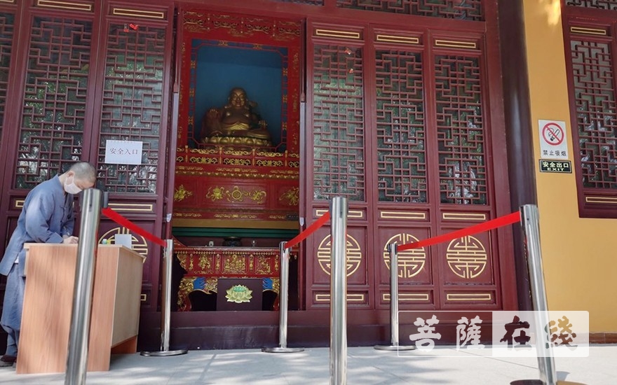 「佛教」江苏圆通寺恢复开放首日举行升国旗仪式