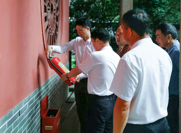 「佛教」湖南省民宗委党组副书记胡建新赴长沙麓山寺检查安全工作 「佛教」湖南省民宗委党组副书记胡建新赴长沙麓山寺检查安全工作