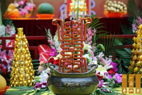 「佛教」江苏苏州寒山寺举行性空长老95岁华诞庆典