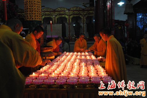 「佛教」上海松隐禅寺举行传灯祈福法会 「佛教」上海松隐禅寺举行传灯祈福法会