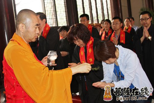 「观音」上海宁国禅寺隆重举行观世音菩萨贴金功德法会