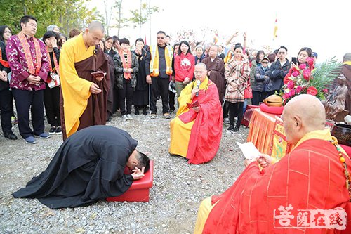 「佛教」何晟铭在加拿大拜师 法名圣音