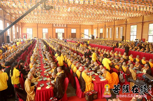 「台海时事」海峡两岸2015年修福修慧供千僧斋会在上海龙华古寺举行