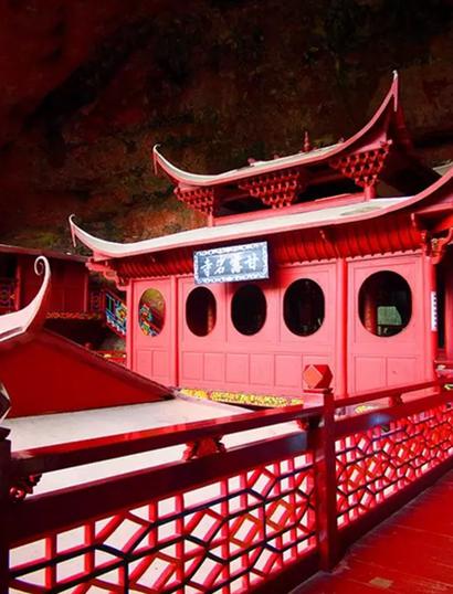 「寺庙」福建深山惊现绝世奇观：一根柱子撑起整座寺庙