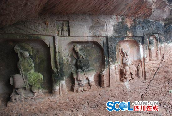 「安岳」四川安岳村民在毗卢寺旧址挖出数百年前石刻造像