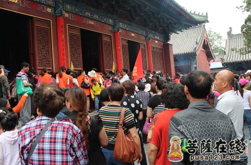 「释迦牟尼」佛祖诞辰2557周年 嵩山少林寺隆重举行浴佛大法会