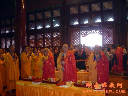 「佛像」包头妙法禅寺举行大殿佛像开光暨演培法师升座法会
