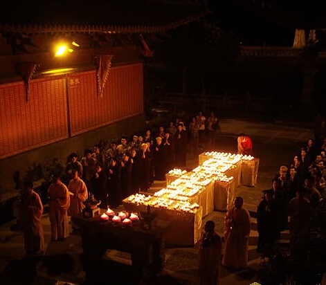 「佛教」河南圆融寺为江苏昆山、云南鲁甸遇难者举行超荐祈福传灯法会