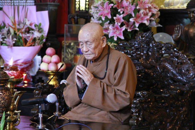 梦参老和尚于2010年9月25日参访成都文殊院(组图) 梦参老和尚于2010年9月25日参访成都文殊院(组图)