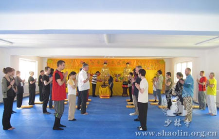 「佛教」佛诞浴佛节：奥地利少林文化中心举办浴佛祈福法会