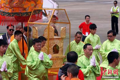 佛顶骨舍利莅澳引瞻礼热潮 首日瞻礼信众近六万