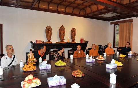 「普陀山」台湾彰化县清水岩寺管理委员到浙江普陀山朝拜