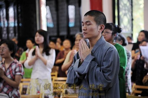 「佛教」四川成都文殊院青年佛学会“成佛之道”学习班举办班级联谊会