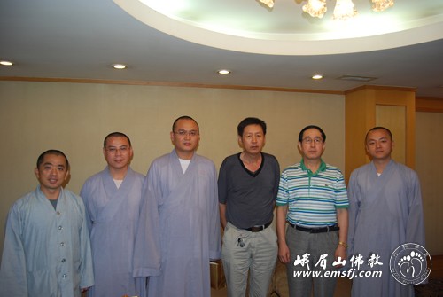「峨眉山」四川峨眉山佛协部分法师赴北京、普陀山参学访问