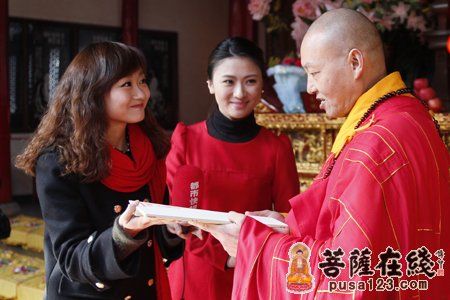 「钟鸣」2013跨年祈福之福印传递武汉站在湖北归元禅寺举行