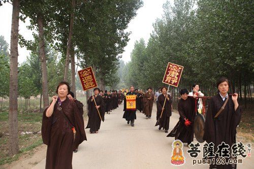 「大雄宝殿」河南报恩寺举行大雄宝殿奠基洒净法会