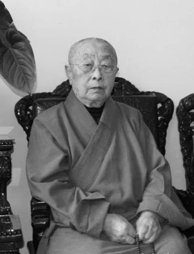 「佛教」中佛协咨议委员、旅美第一比丘尼佛性长老圆寂