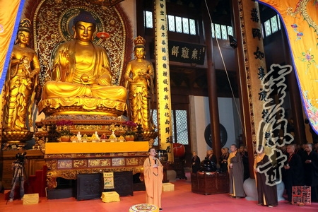 浙江灵隐寺三坛大戒法会第四天：教毗尼日用、拜愿调和穿海青