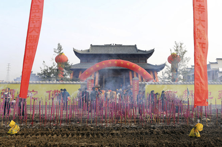 「佛教」湖北荆州东岳寺大雄宝殿佛像开光法会圆满举行