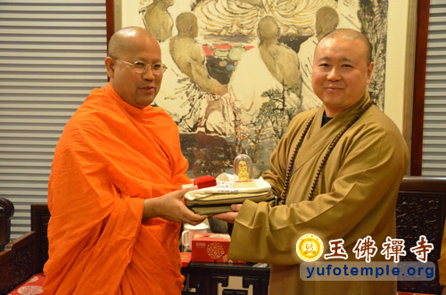 「佛教」泰国摩诃朱拉隆功大学沙威副校长参访上海玉佛寺