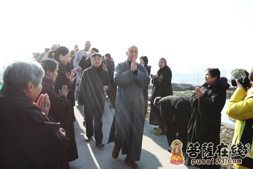 「佛教」浙江宁波龙华讲堂三皈五戒法会 怡藏大和尚传授