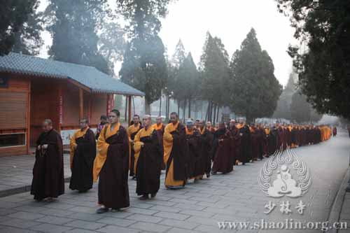 「佛教」河南少林寺方丈永信大和尚率两序大众塔林祭祖