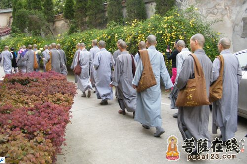 「太虚大师」湖北武昌佛学院师生瞻礼太虚塔记