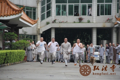 广东深圳弘法寺佛学院举行春季运动会