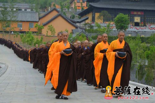 「佛教」山东青州广福寺举办千年来首次托钵乞食仪式