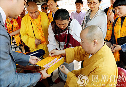 「佛教」本焕长老舍利在佛陀故里博德纳圣塔中永久安奉