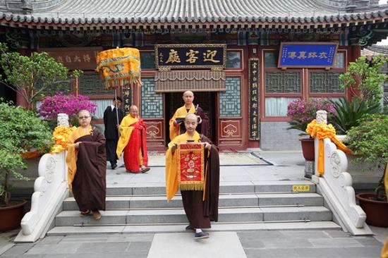 「灵光寺」北京灵光寺佛牙塔2016年度首次隆重免费开放瞻仰