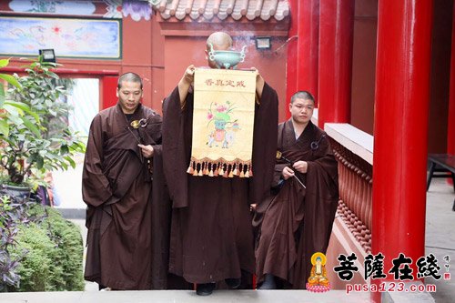 「佛教」重庆龙凤寺举行第七期精进修学读讲经会