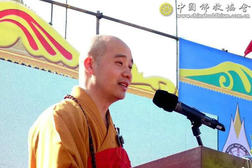 「佛教」中国佛教协会南传佛教福慧袈裟暨福慧书屋捐赠仪式在云南德宏州隆重举行