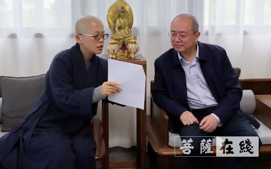 「中医」江西省中医药管理局局长谢光华看望曹山中医团队