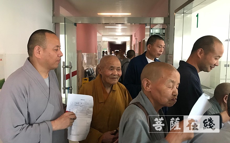 「佛教」安徽太湖县宗教局联合县佛协为僧众开展健康体检