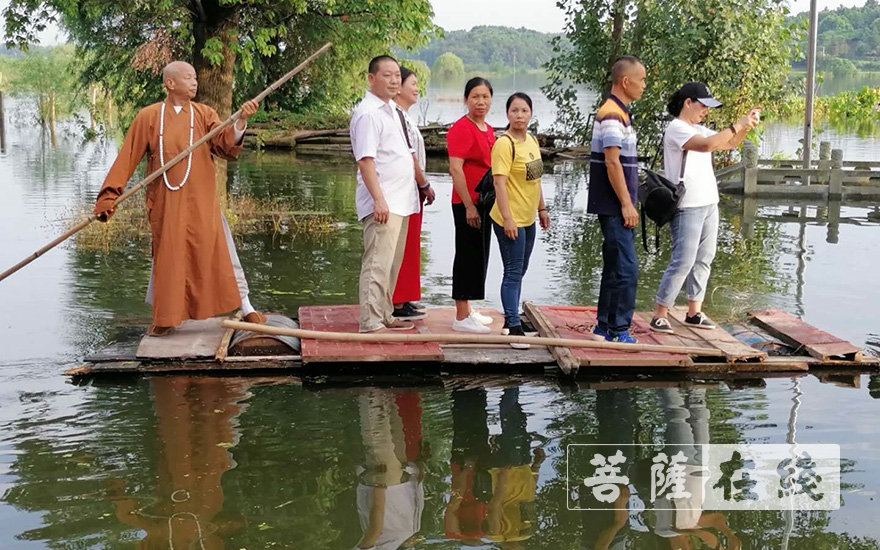 「法华寺」广东肇庆义工团向湘阴法华寺捐赠爱心物资