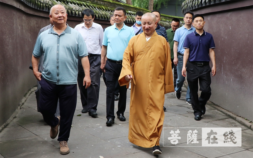 「宝光寺」成都市政协副主席里赞一行赴宝光寺调研宗教场所公共服务建设