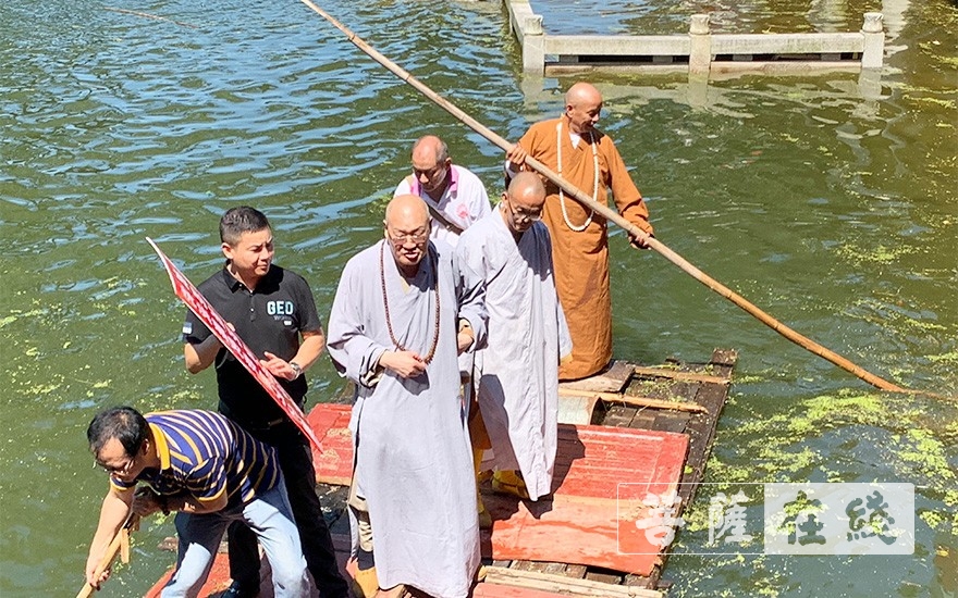 「佛教」湖南佛教协会会长圣辉法师赴湘阴法华寺慰问洪灾情况