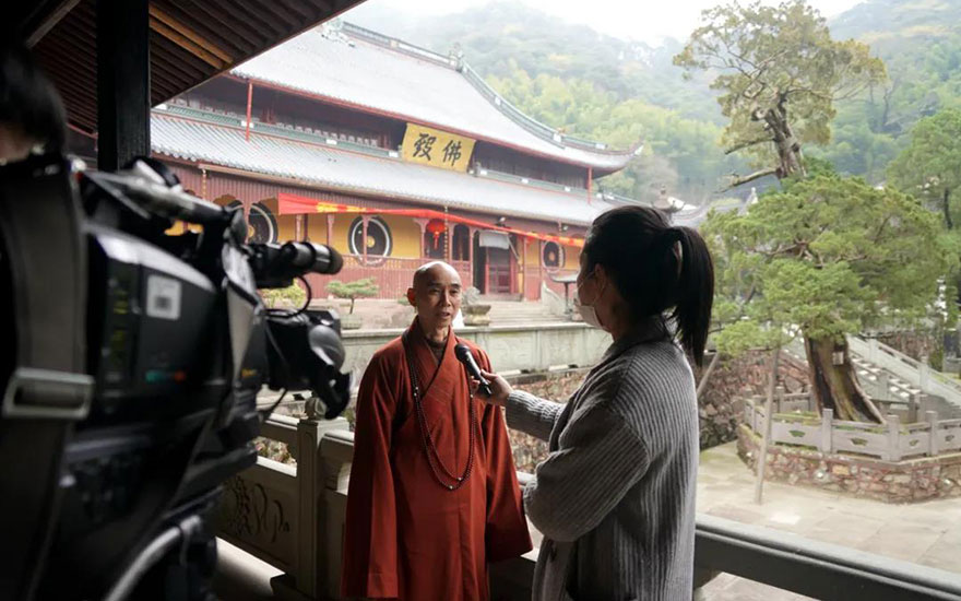 「天童寺」宁波天童寺1260岁唐柏经救治后复荣