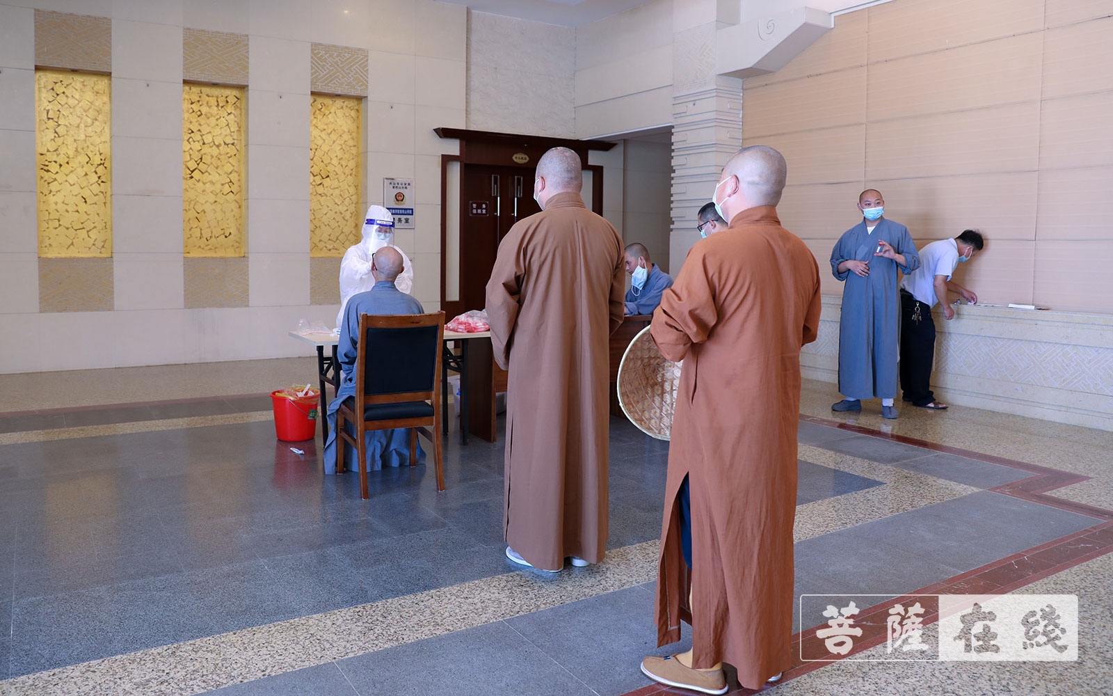 「中国佛学院普陀山学院」中国佛学院普陀山学院对返校师生进行核酸检测